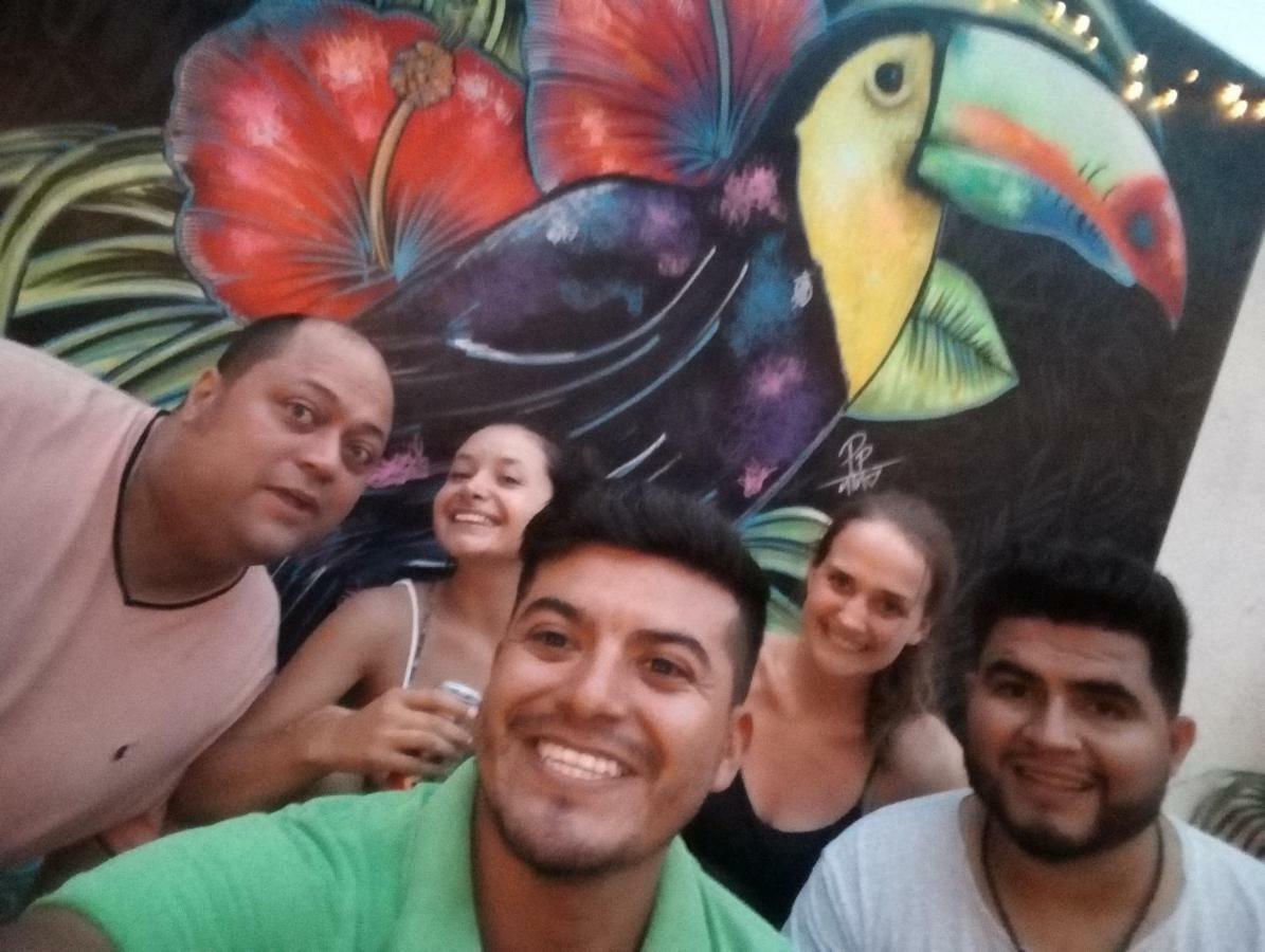 Margaritas Hostel Puerto Vallarta Exteriör bild