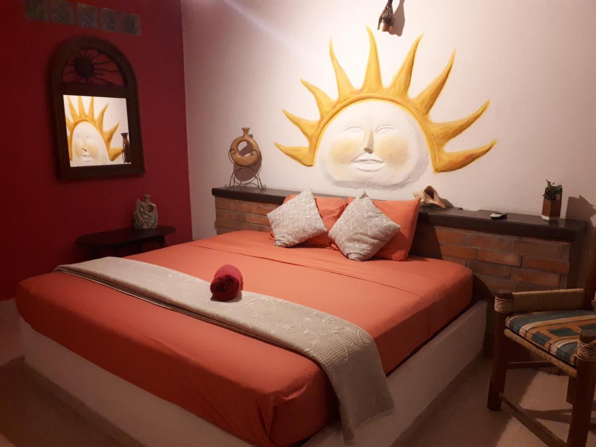 Margaritas Hostel Puerto Vallarta Exteriör bild